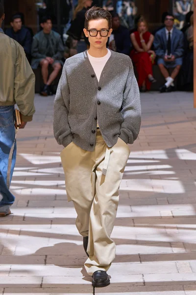 Look 37